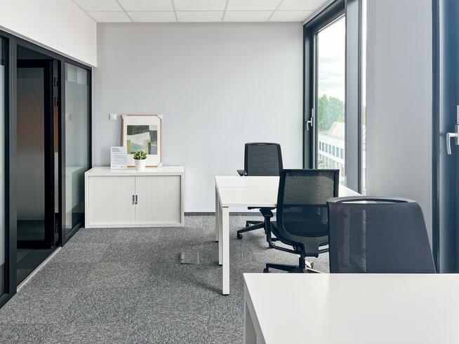 Kompleksowy dostęp do biurowej w Regus Diamentum