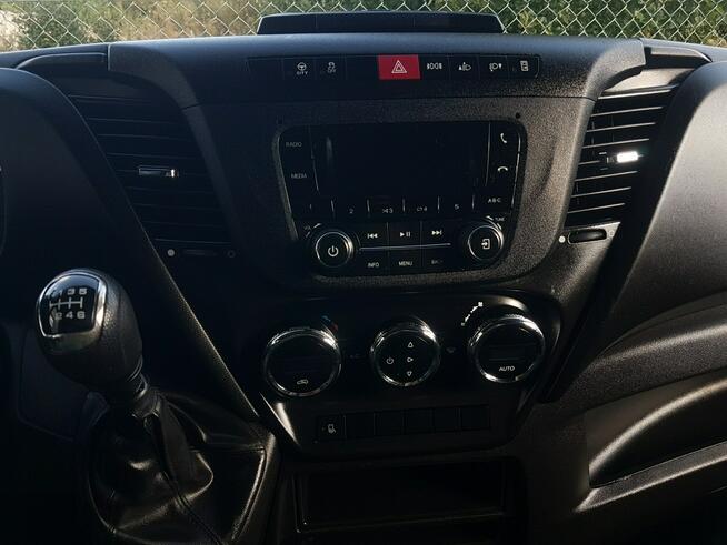 Iveco Daily 50C18 V DAILY 12EP PLANDEKA FIRANKA 5,11x2,46x2,35 SPANIE DMC 3500KG SKRZYNIA