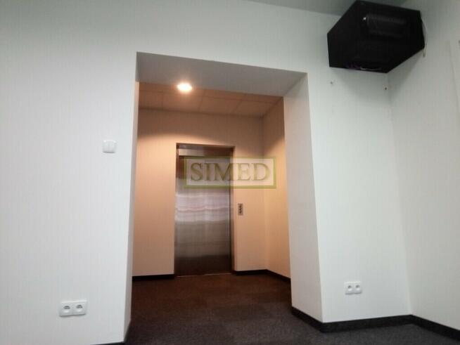 Zabytkowa kamienicarecepcja,dostęp24h,niski parter