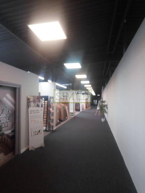 Showroom meble, wyposażenie wnętrz, parking