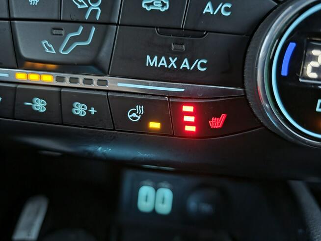 Ford Kuga EUROPA*st-line*manual*bezwypadkowy*kamera cofania*nawigacja*opłacony