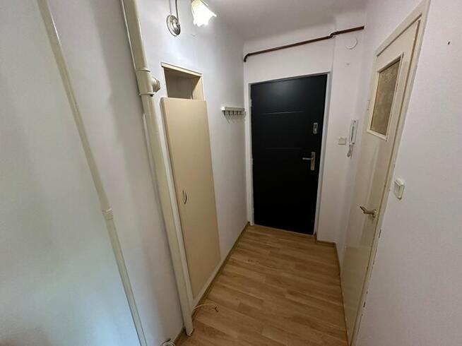 Jasna kawalerka na os. XV-lecia, Kusocińskiego 26