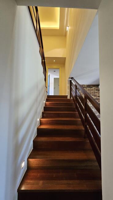 Przepiękny dom z ogrodem. Bezpośrednio.