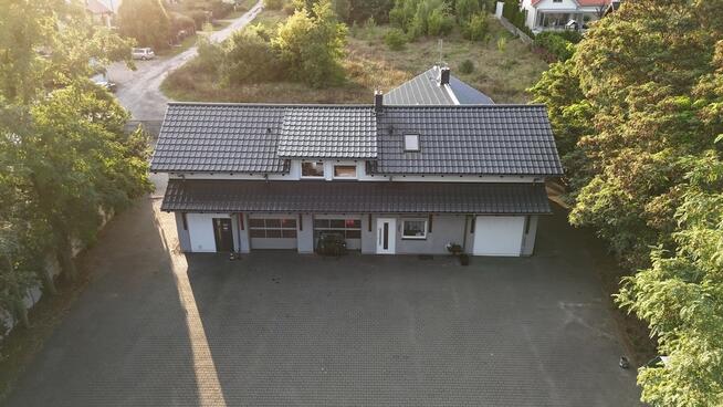 Budynek mieszkalno-usługowy przy trasie nr 11