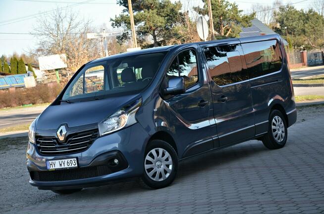 Renault Trafic 1,6dci 9 osób winda Dla osoby niepełnosprawnej