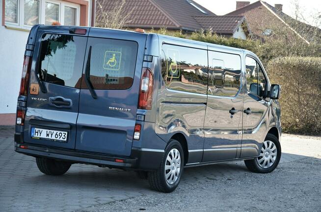 Renault Trafic 1,6dci 9 osób winda Dla osoby niepełnosprawnej