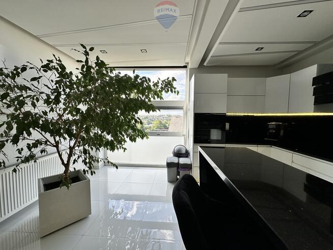 Duże mieszkanie z garażem i parkingiem