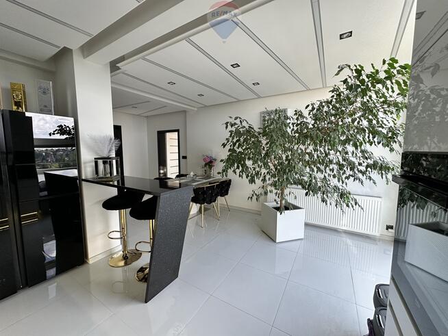 Duże mieszkanie z garażem i parkingiem