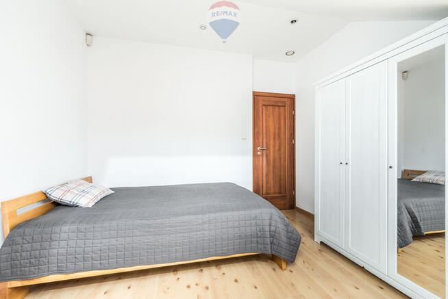 ZADBANY i DOGODNIE POŁOŻONY DOM NA PODOLANACH