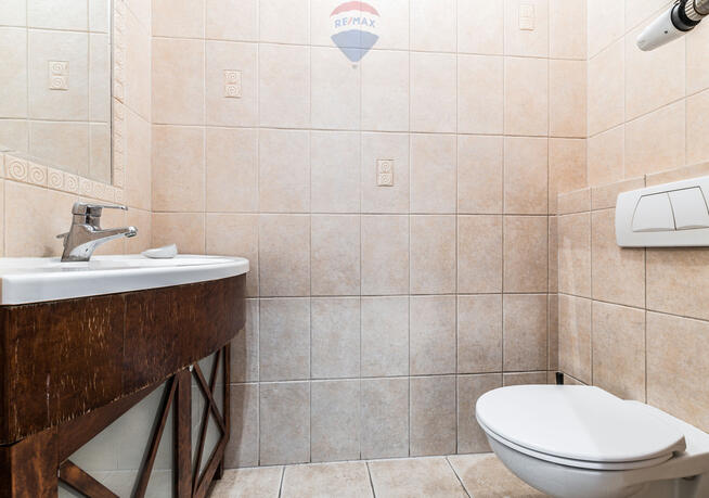 ZADBANY i DOGODNIE POŁOŻONY DOM NA PODOLANACH