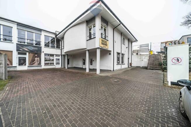 BUDYNEK USŁUGOWO BIUROWY W MUROWANEJ GOŚLINIE