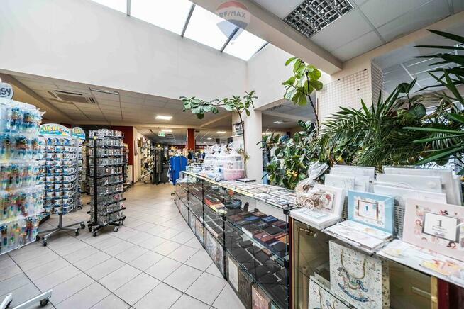 BUDYNEK USŁUGOWO BIUROWY W MUROWANEJ GOŚLINIE