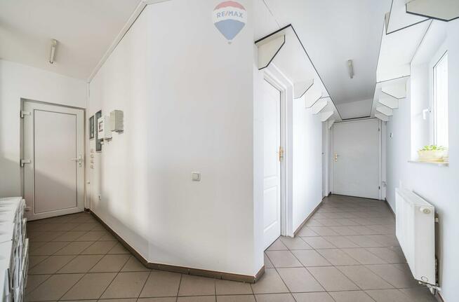 BUDYNEK USŁUGOWO BIUROWY W MUROWANEJ GOŚLINIE