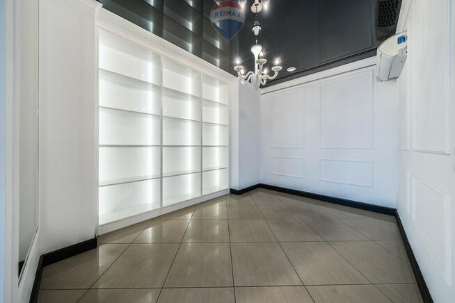 ZNAKOMICIE POŁOŻONY LOKAL UŻYTKOWY W SUCYM LESIE