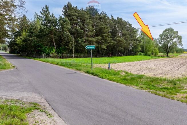 Wiosna, malownicza, spokojna okolica, mini-osiedle