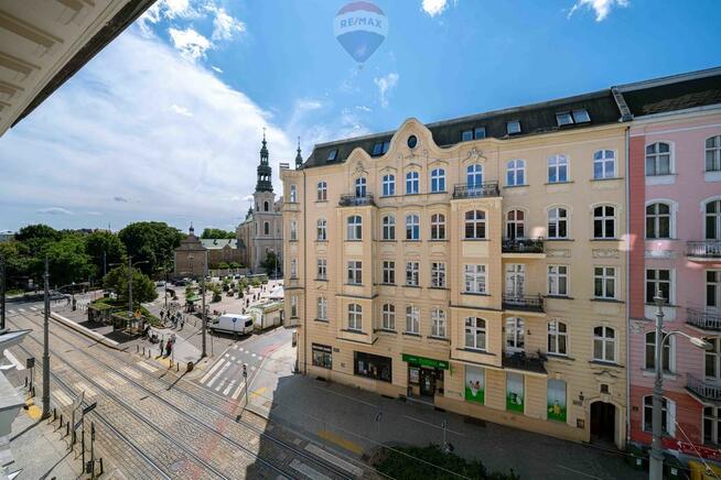 Ładna kawalerka kamienica winda Stare Miasto