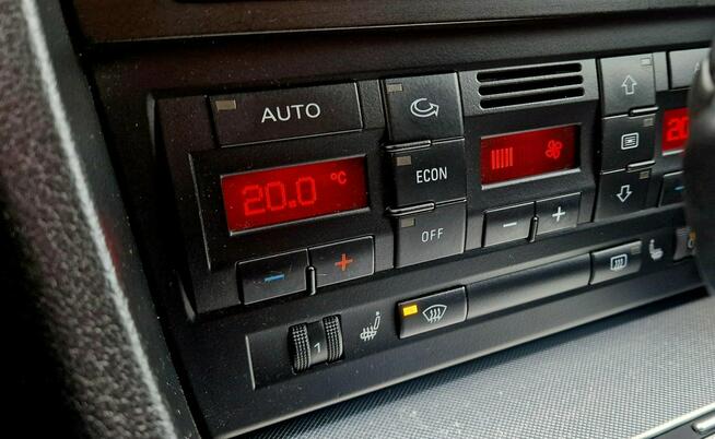 Audi A4 Automat! Łopatki! Biksenon! Czarny sufit! Bluetooth! Zamiana też!