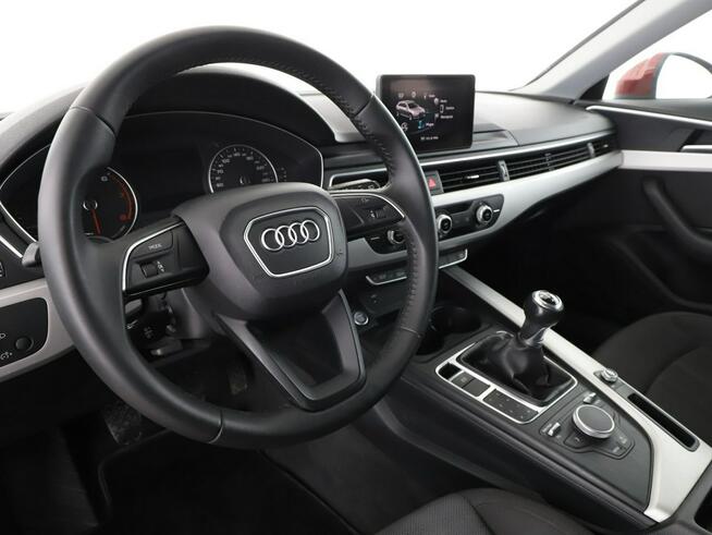 Audi A4 navi klima auto kamera i czujniki parkowania full LED