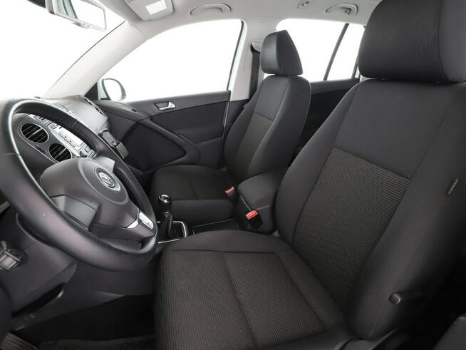 Volkswagen Tiguan navi klima auto grzane fotele czujniki parkowania
