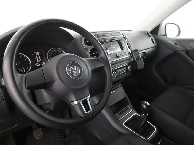 Volkswagen Tiguan navi klima auto grzane fotele czujniki parkowania