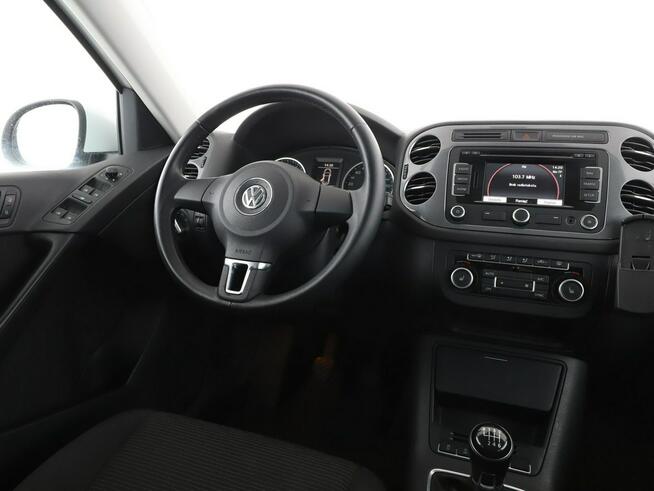 Volkswagen Tiguan navi klima auto grzane fotele czujniki parkowania