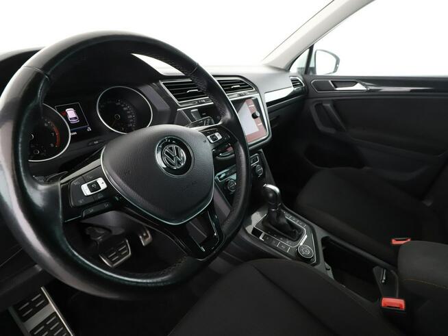 Volkswagen Tiguan 4x4 DSG navi klima auto grzane fotele czujniki parkowania