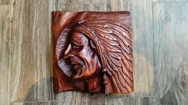 Płaskorzeźba - Indianin