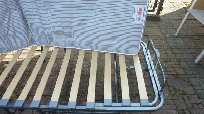 Składane łóżko polowe (turystyczne) z materacem.Stan b.dobr