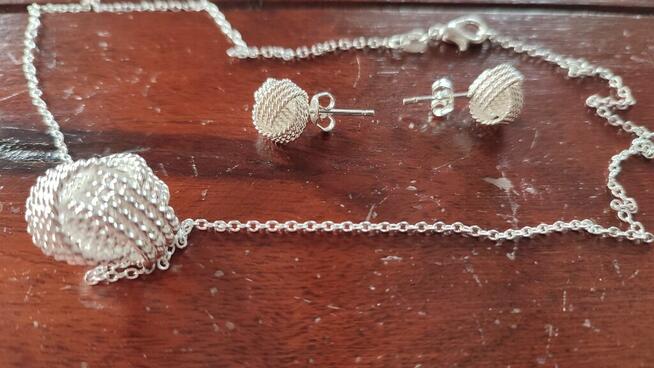 Komplet oryginalnej biżuterii - wisiorek+kolczyki