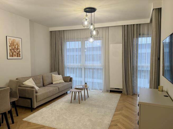 Elegancki Apartament na 11 piętrze / (First Tenant) - Wola