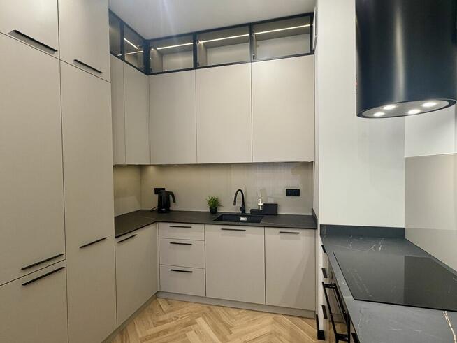 Elegancki Apartament na 11 piętrze / (First Tenant) - Wola