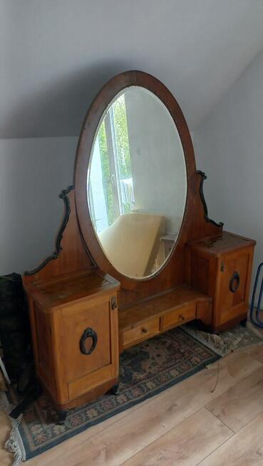 Zabytkową toaletka- lustro