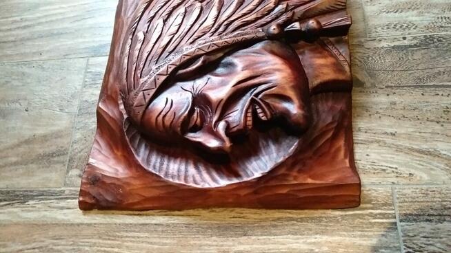 Płaskorzeźba - Indianin