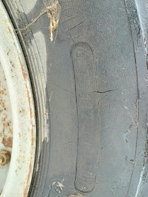 Sprzedam pługi 2 i czwórki jak i opryskiwacz ciągany 1litrów