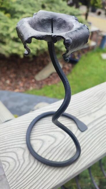 Świecznik metalowy - metaloplastyka