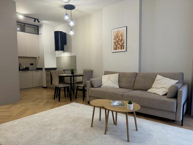 Elegancki Apartament na 11 piętrze / (First Tenant) - Wola