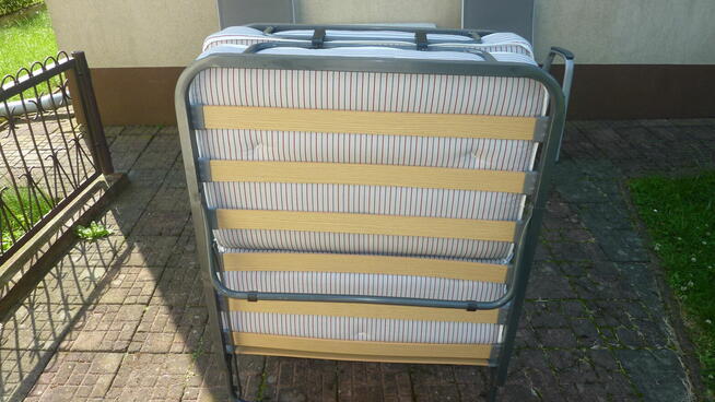 Składane łóżko polowe (turystyczne) z materacem.Stan b.dobr