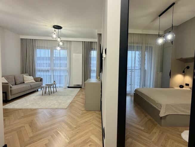 Elegancki Apartament na 11 piętrze / (First Tenant) - Wola
