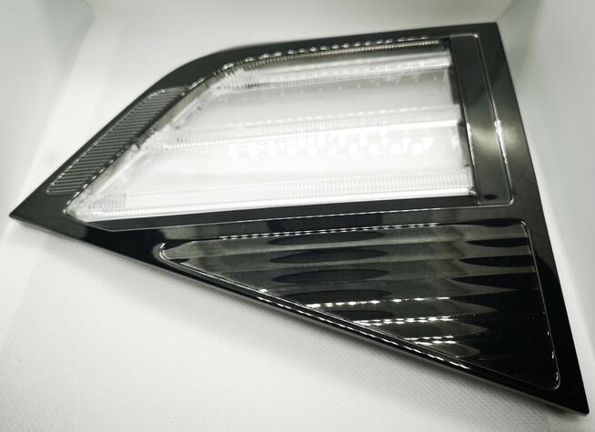 Wkład lampy LED prawy tył klapa Vitara III Lift 35701-86R00