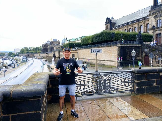 Poznam kobietę miłą.