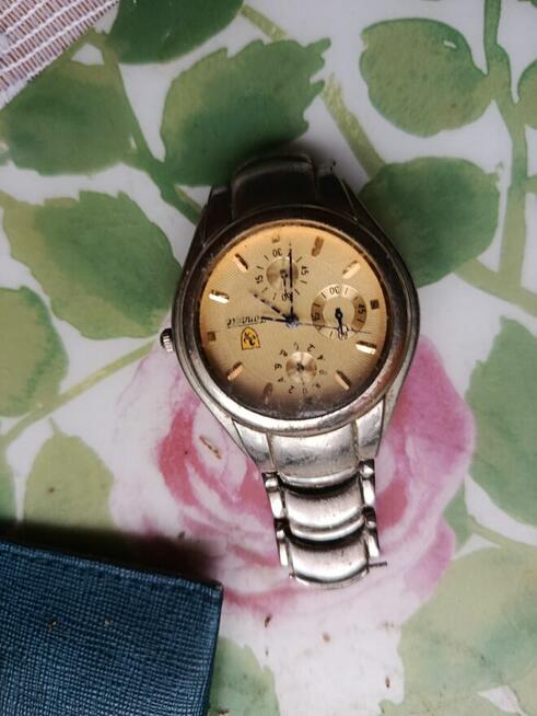 Sprzedam ładne ,prawie nie używane zegarki