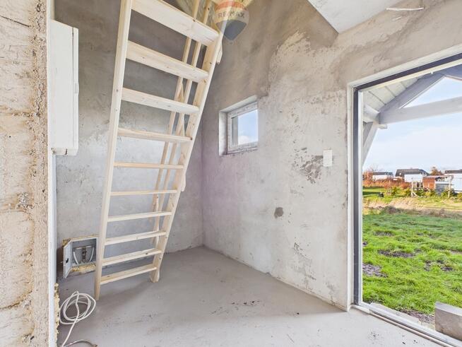 Dom jednorodzinny dwulokalowy.