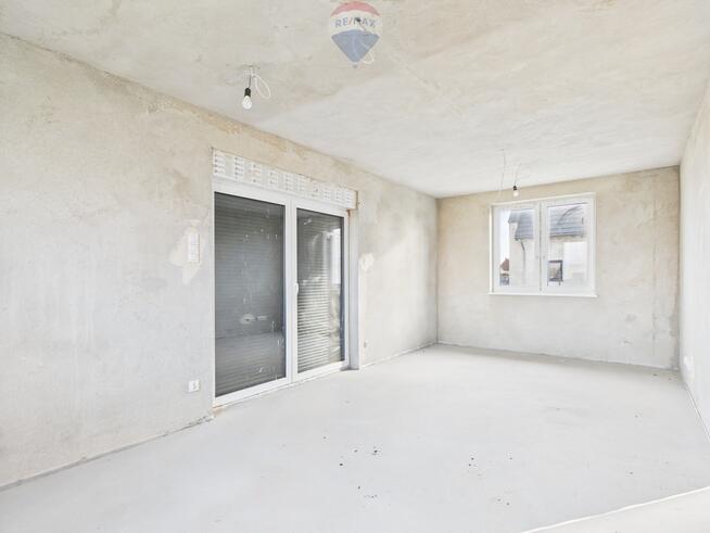 Dom jednorodzinny dwulokalowy.