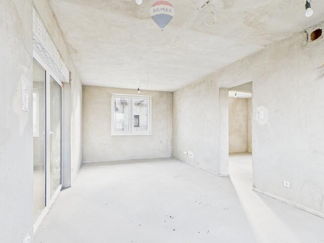 Dom jednorodzinny dwulokalowy.