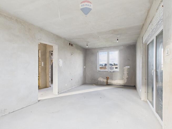 Dom jednorodzinny dwulokalowy.