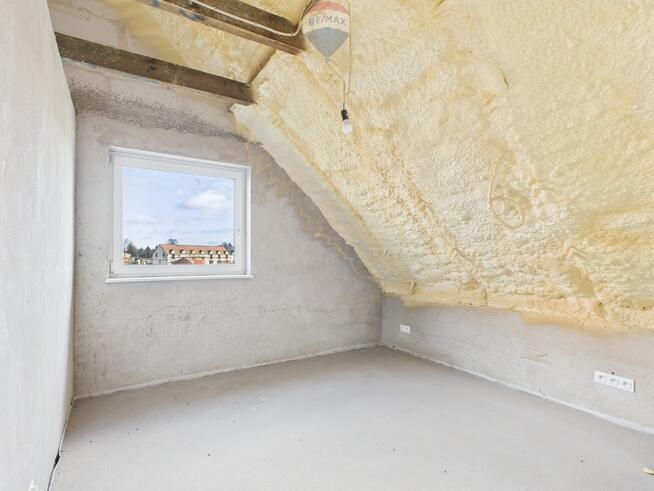 Dom jednorodzinny dwulokalowy.