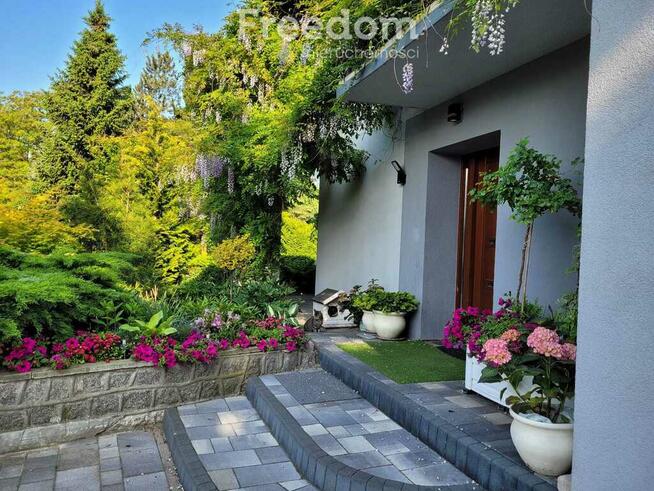 Dom z pięknym ogrodem i dużą działką 1868 m²