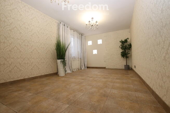 Dom z pięknym ogrodem i dużą działką 1868 m²