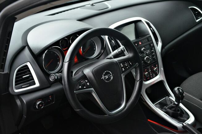 Opel Astra 1,4Turbo*140KM*Xenon*Navi*Niemcy*LED*Kamera