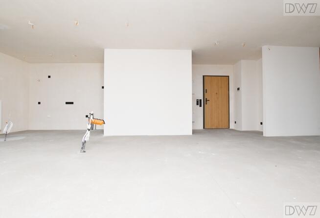 4 pokoje,3 m.postojowe,taras 40 m2,widok na Wawel